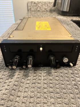 Cessna 20896 Arc Rt-385a Nav/comm Aircraft Radio Non-working As-is For Parts Or Repair