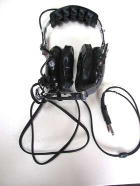 Pa11-40 Pilot Avionics P-51 Commemorative Issue Pilots Head Set With Carrying Case